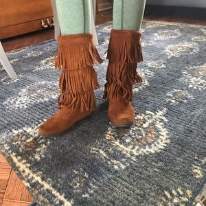 Minnetonka | 3-Layer Fringe Boots